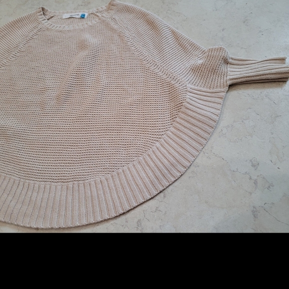 Sparrow Anthropologie Batwing Rounded hem Sweater Size XS - Picture 2 of 11
